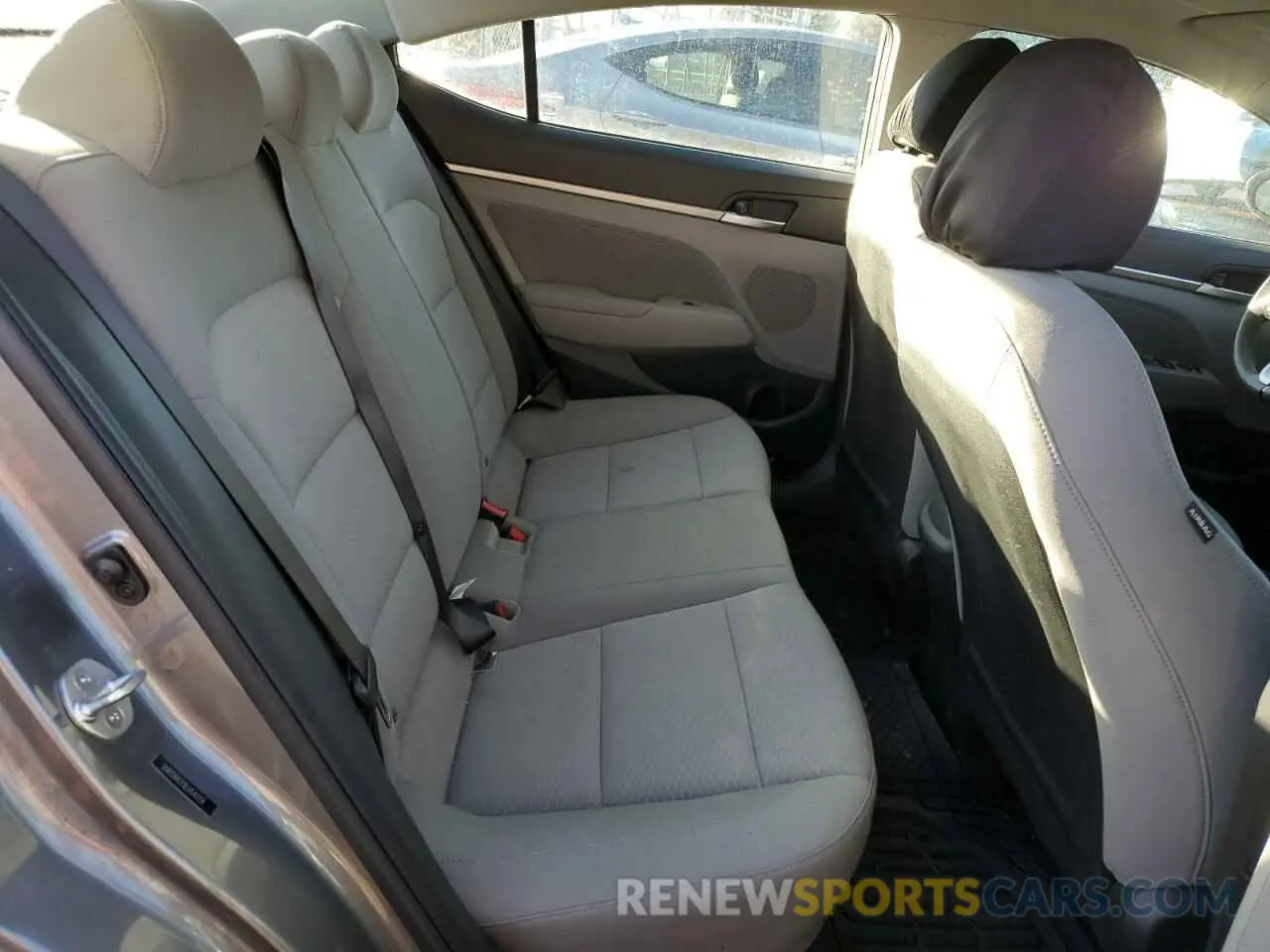 10 Photograph of a damaged car 5NPD84LF0LH540134 HYUNDAI ELANTRA 2020