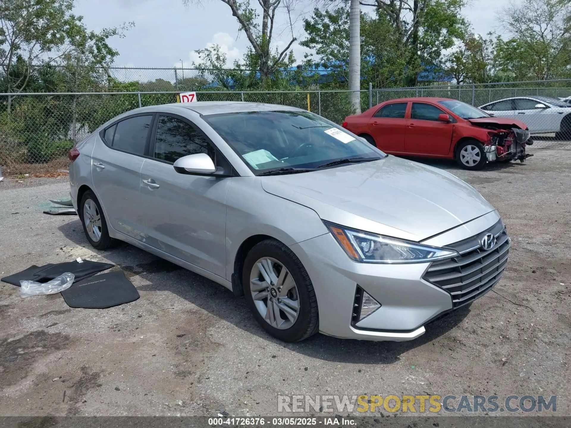 1 Photograph of a damaged car 5NPD84LF0LH540649 HYUNDAI ELANTRA 2020