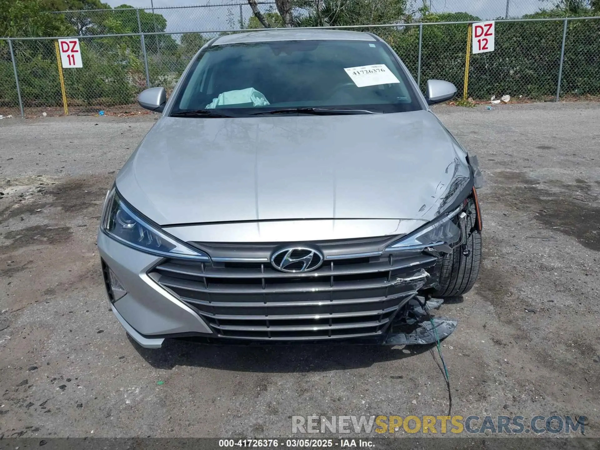 12 Photograph of a damaged car 5NPD84LF0LH540649 HYUNDAI ELANTRA 2020