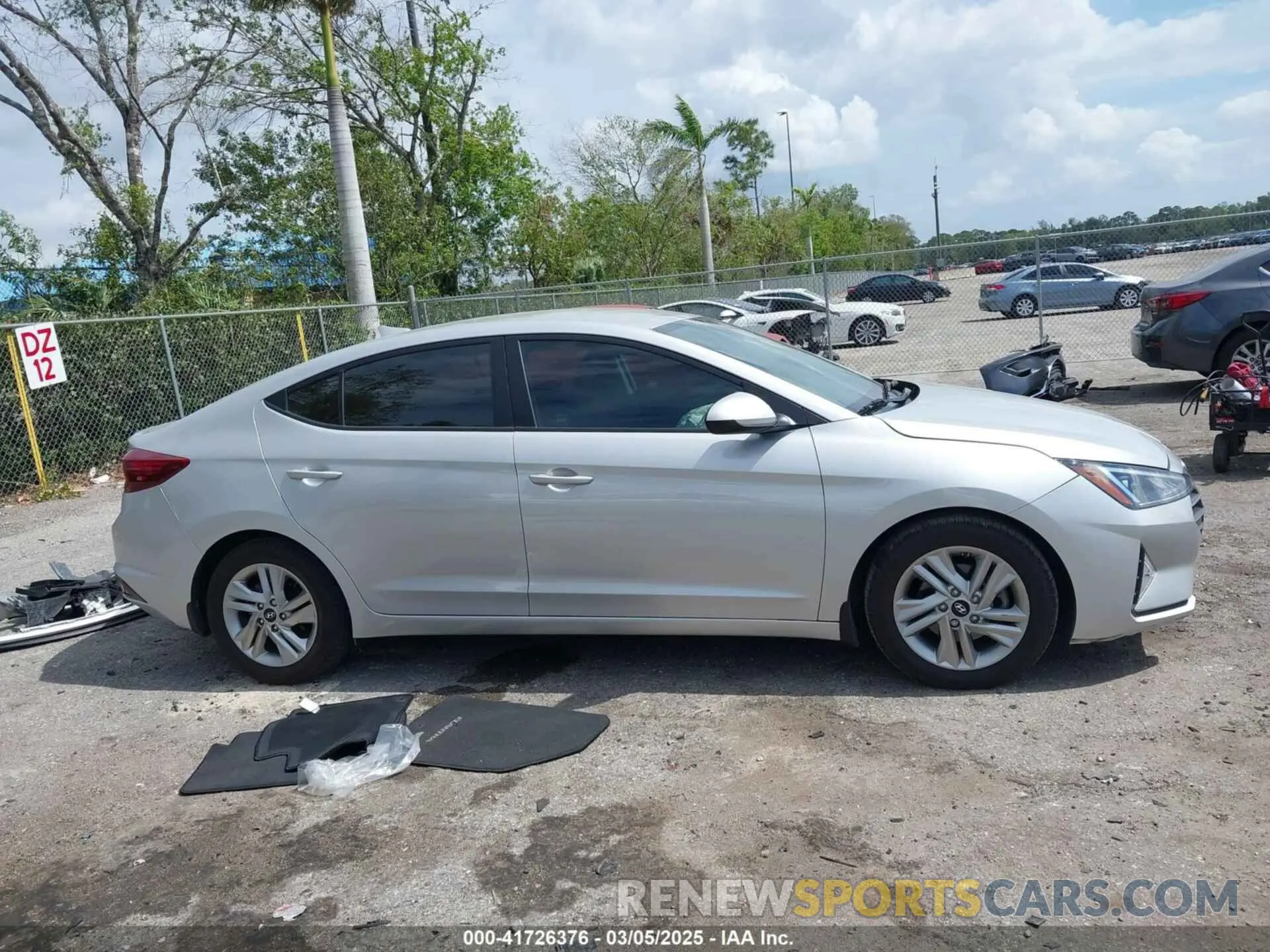 13 Photograph of a damaged car 5NPD84LF0LH540649 HYUNDAI ELANTRA 2020