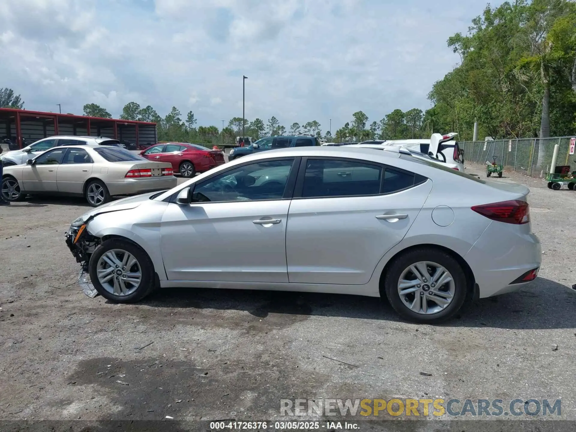 14 Photograph of a damaged car 5NPD84LF0LH540649 HYUNDAI ELANTRA 2020