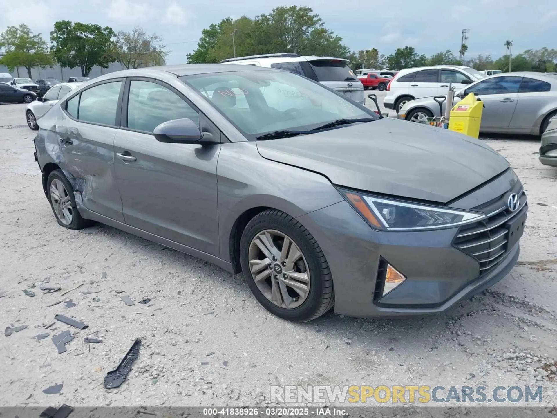 1 Photograph of a damaged car 5NPD84LF0LH544040 HYUNDAI ELANTRA 2020