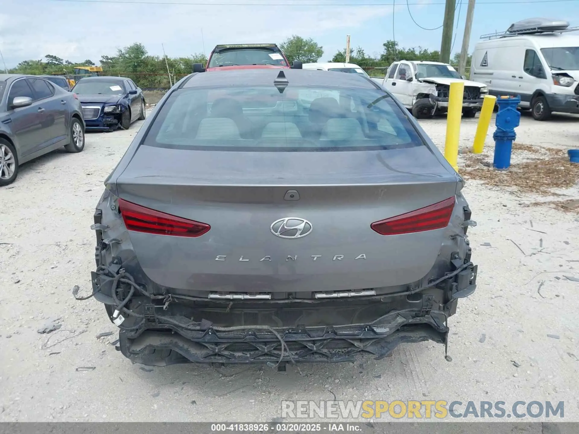 17 Photograph of a damaged car 5NPD84LF0LH544040 HYUNDAI ELANTRA 2020