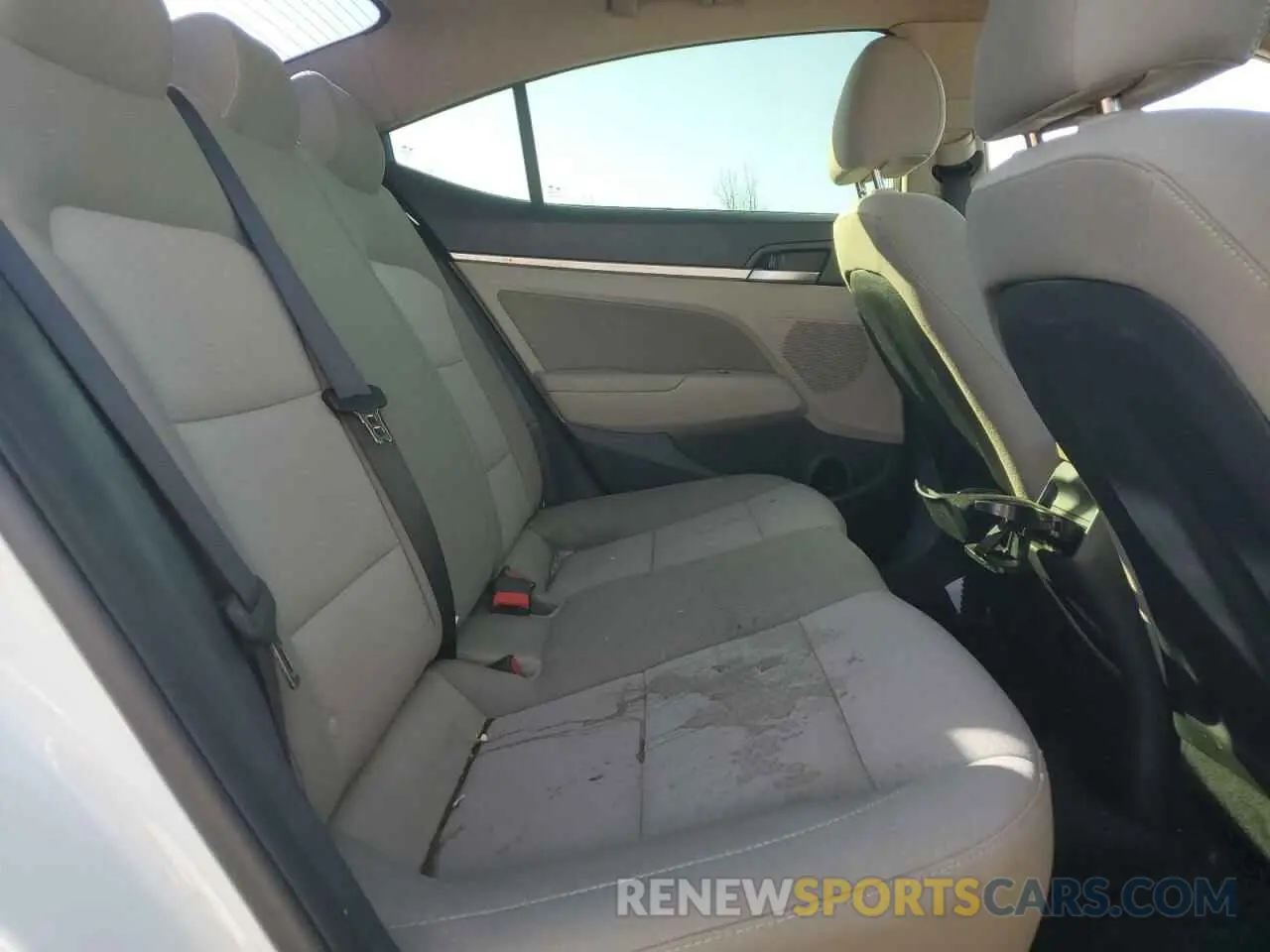 10 Photograph of a damaged car 5NPD84LF0LH547021 HYUNDAI ELANTRA 2020