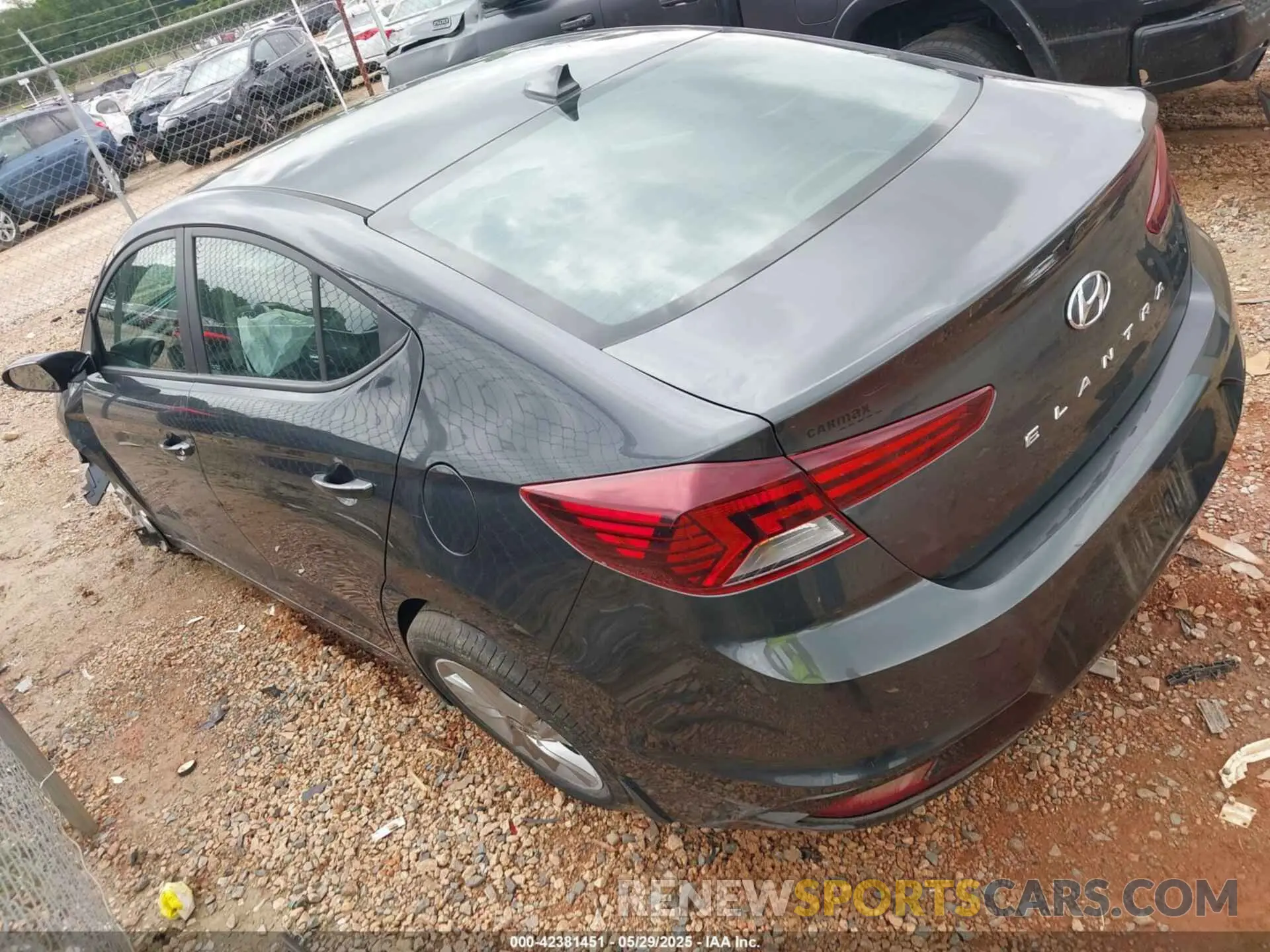 3 Photograph of a damaged car 5NPD84LF0LH557192 HYUNDAI ELANTRA 2020