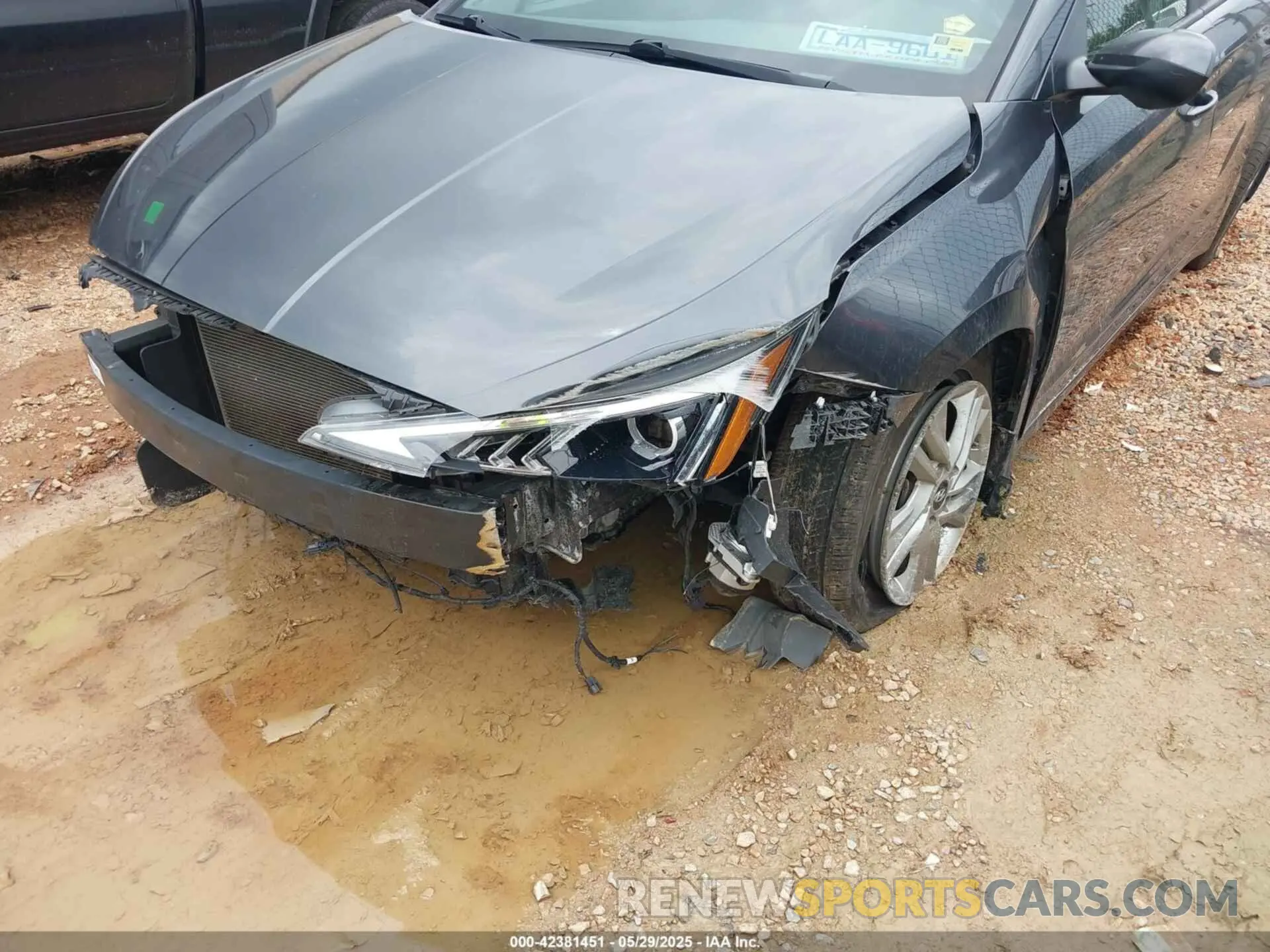 6 Photograph of a damaged car 5NPD84LF0LH557192 HYUNDAI ELANTRA 2020