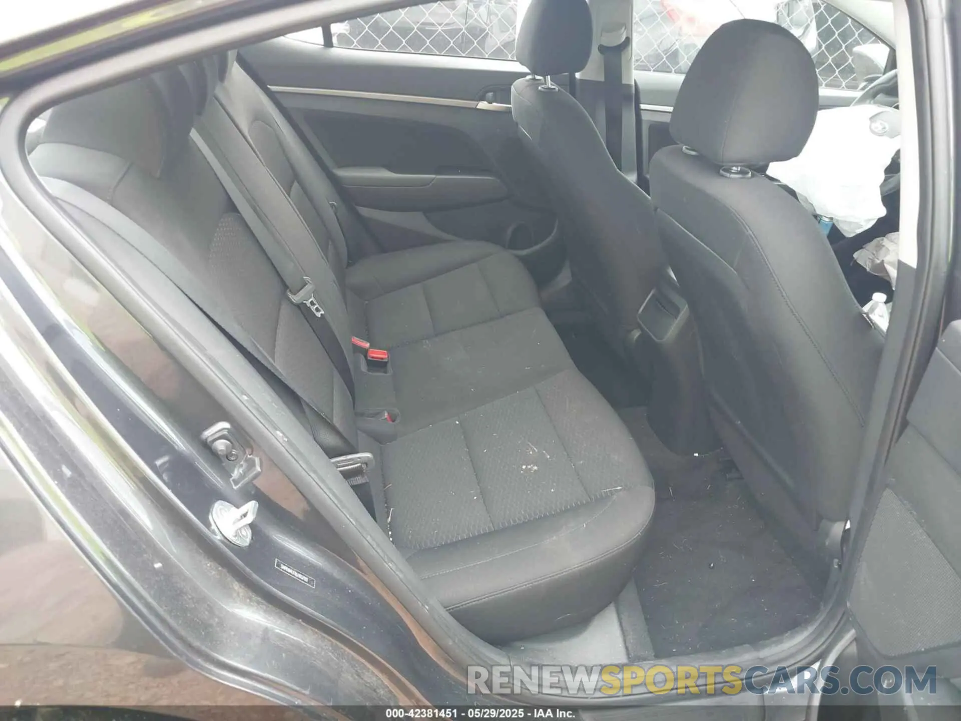 8 Photograph of a damaged car 5NPD84LF0LH557192 HYUNDAI ELANTRA 2020