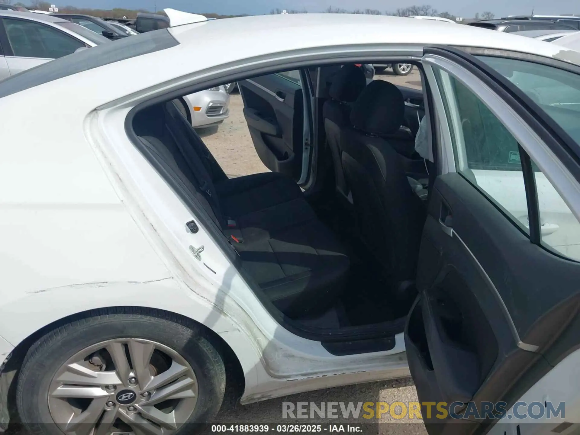 8 Photograph of a damaged car 5NPD84LF0LH559475 HYUNDAI ELANTRA 2020