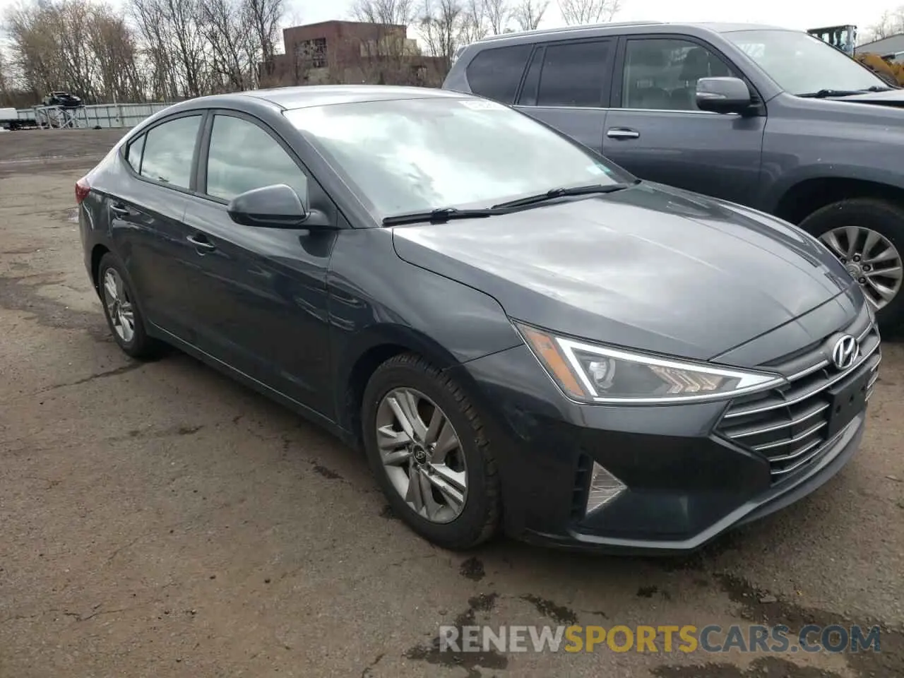 4 Photograph of a damaged car 5NPD84LF0LH562795 HYUNDAI ELANTRA 2020