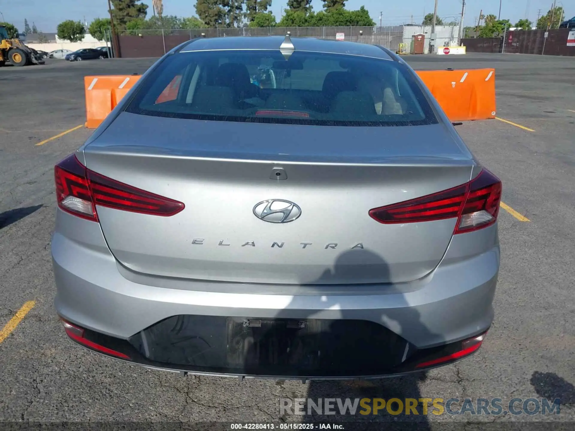 16 Photograph of a damaged car 5NPD84LF0LH562957 HYUNDAI ELANTRA 2020