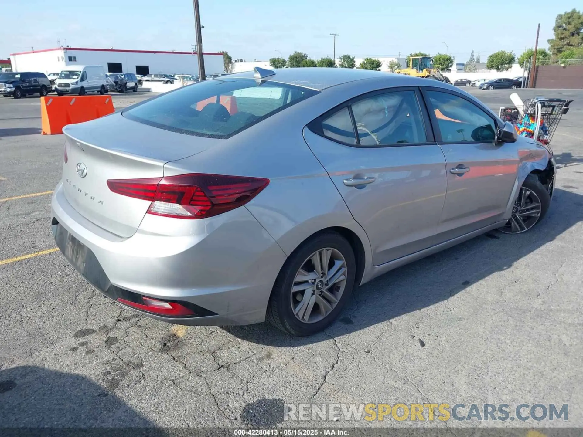 4 Photograph of a damaged car 5NPD84LF0LH562957 HYUNDAI ELANTRA 2020