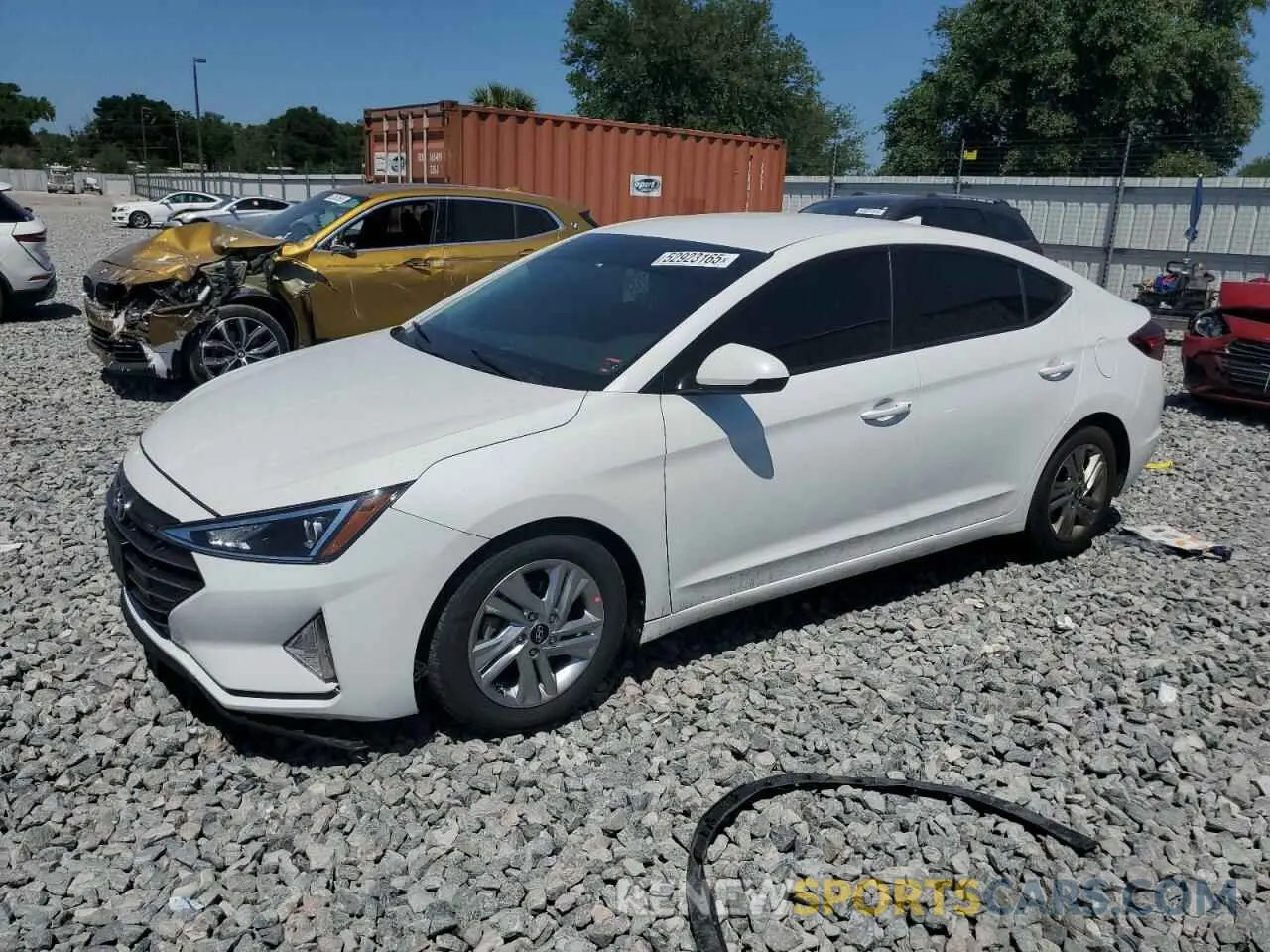 1 Photograph of a damaged car 5NPD84LF0LH565065 HYUNDAI ELANTRA 2020