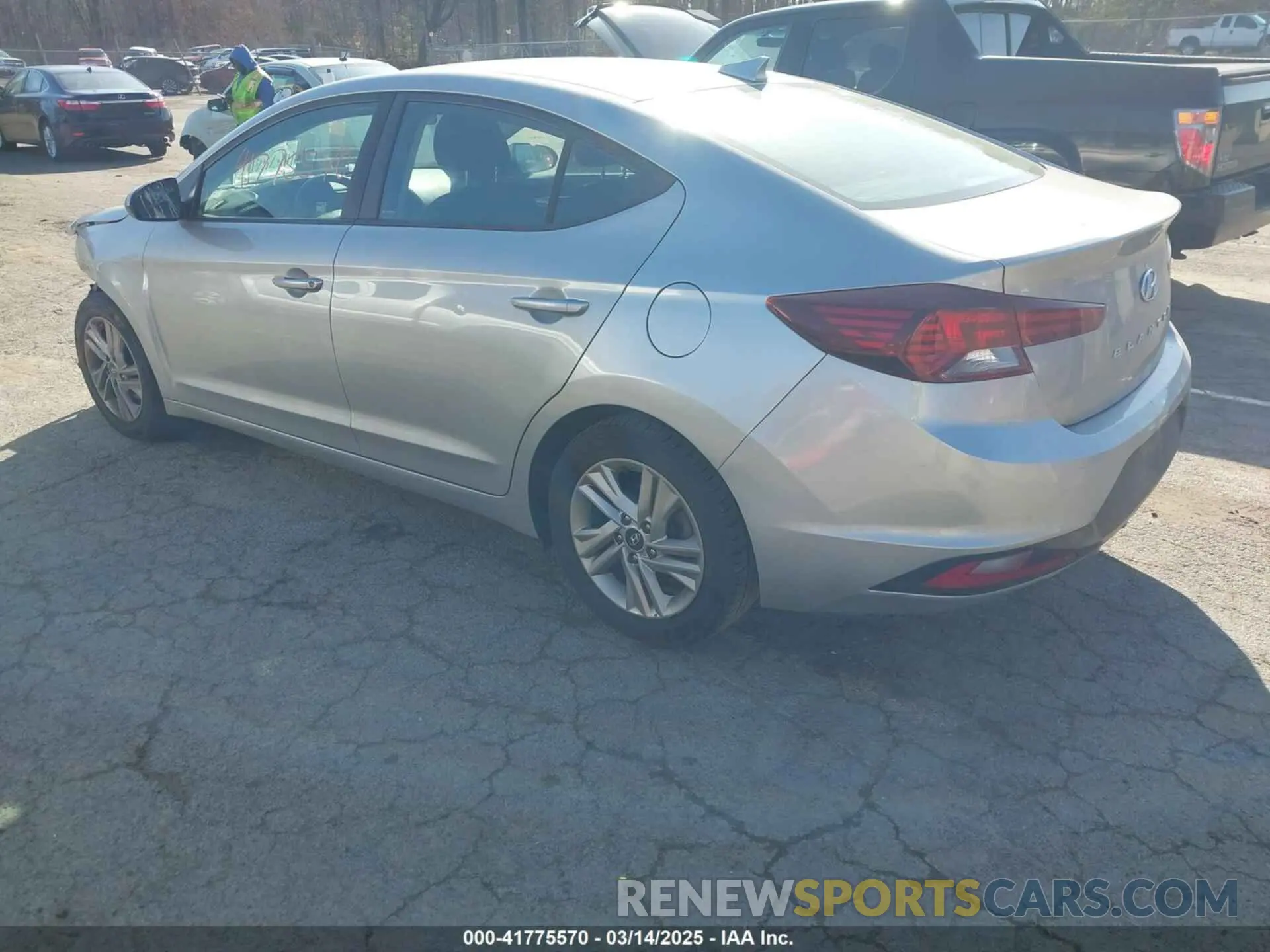 3 Photograph of a damaged car 5NPD84LF0LH565812 HYUNDAI ELANTRA 2020