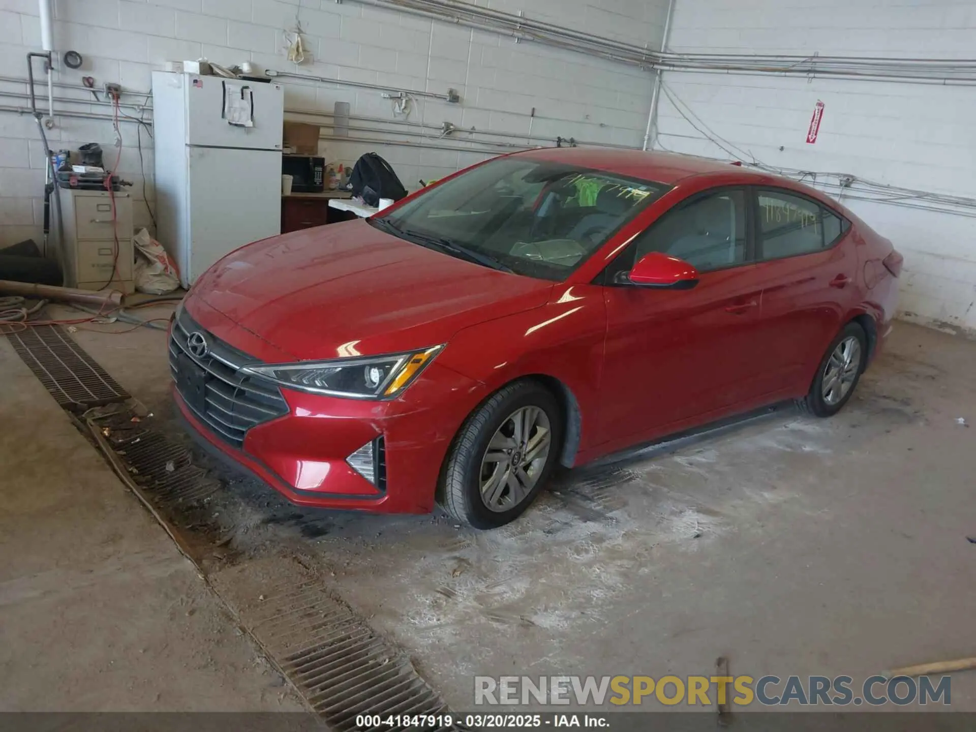 2 Photograph of a damaged car 5NPD84LF0LH569424 HYUNDAI ELANTRA 2020