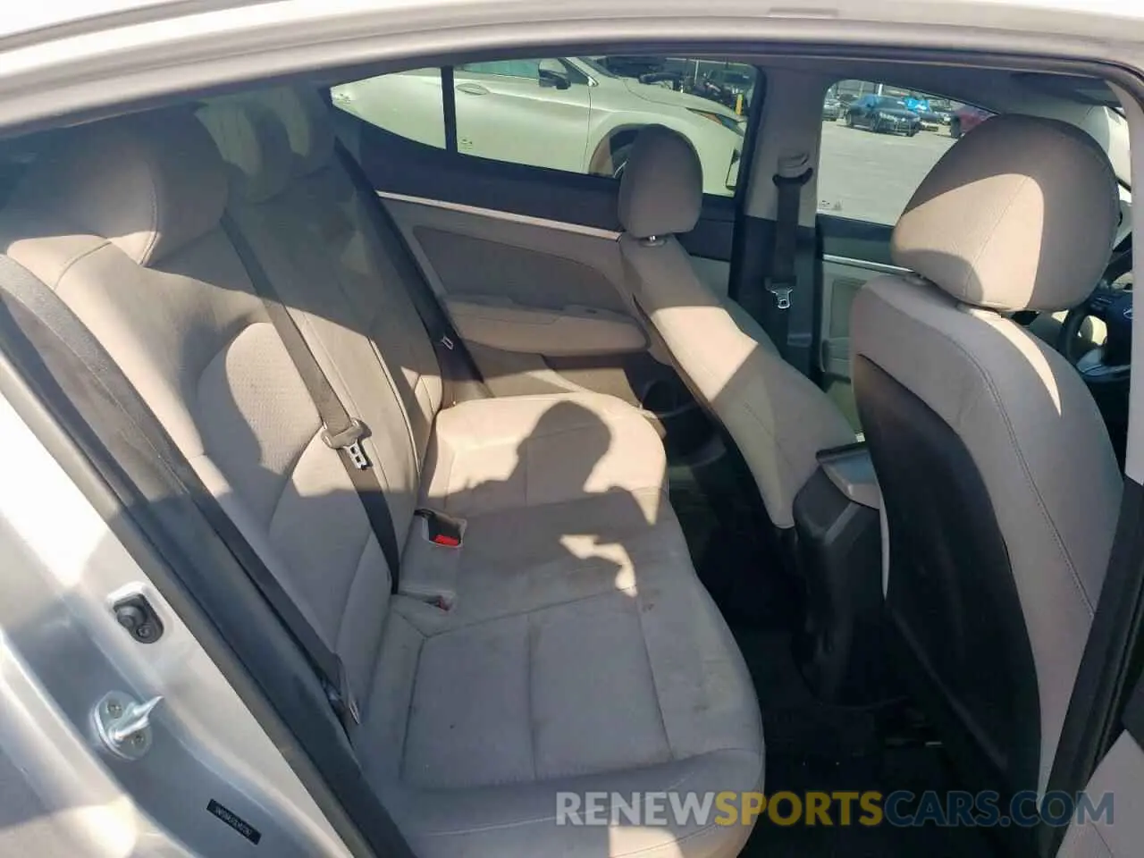 11 Photograph of a damaged car 5NPD84LF0LH572162 HYUNDAI ELANTRA 2020