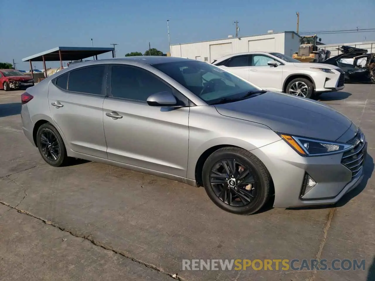 4 Photograph of a damaged car 5NPD84LF0LH572162 HYUNDAI ELANTRA 2020