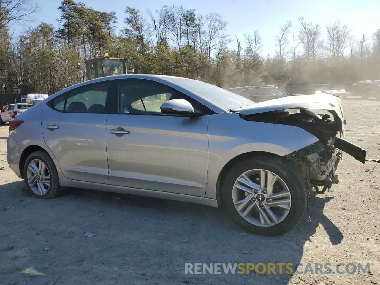 4 Photograph of a damaged car 5NPD84LF0LH586403 HYUNDAI ELANTRA 2020