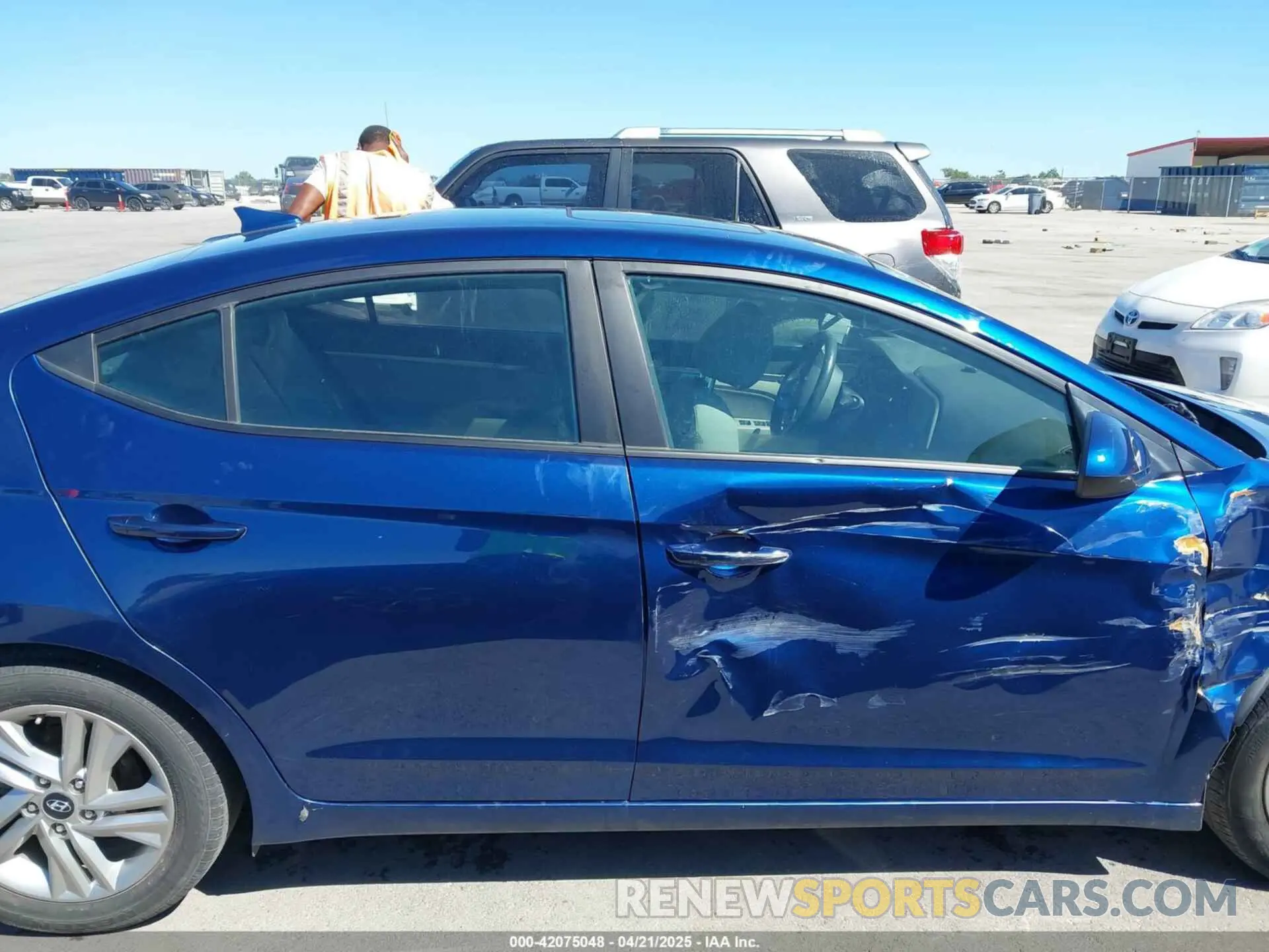 13 Photograph of a damaged car 5NPD84LF0LH586904 HYUNDAI ELANTRA 2020