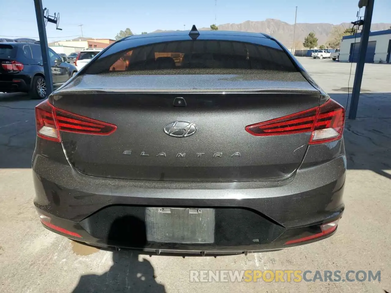 6 Photograph of a damaged car 5NPD84LF0LH589530 HYUNDAI ELANTRA 2020