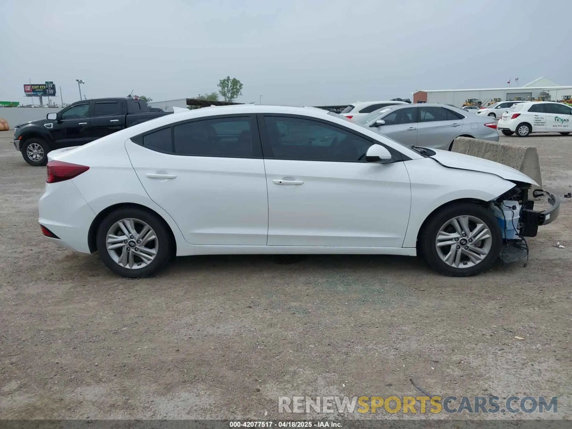 13 Photograph of a damaged car 5NPD84LF0LH603121 HYUNDAI ELANTRA 2020