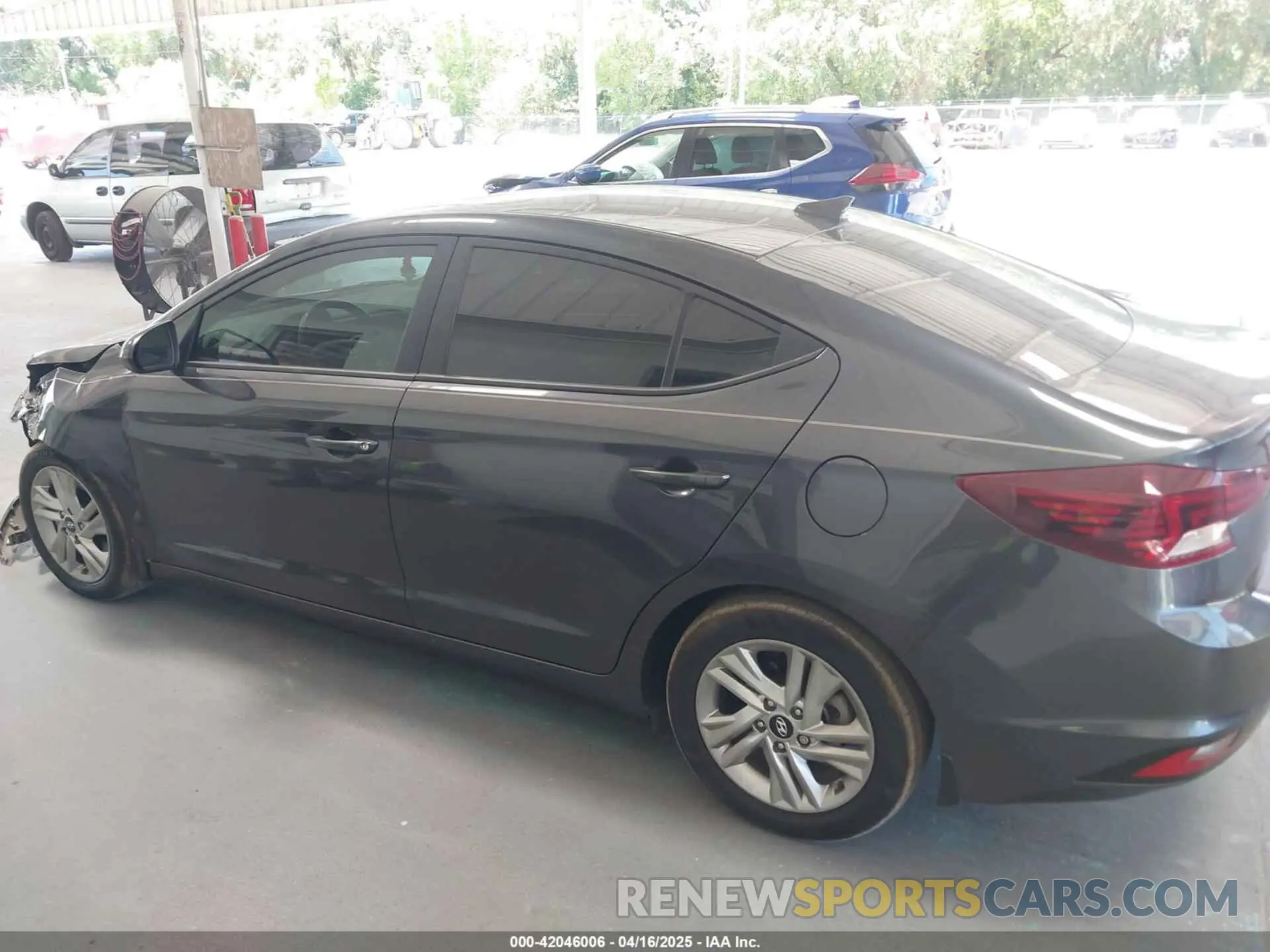 14 Photograph of a damaged car 5NPD84LF0LH604124 HYUNDAI ELANTRA 2020