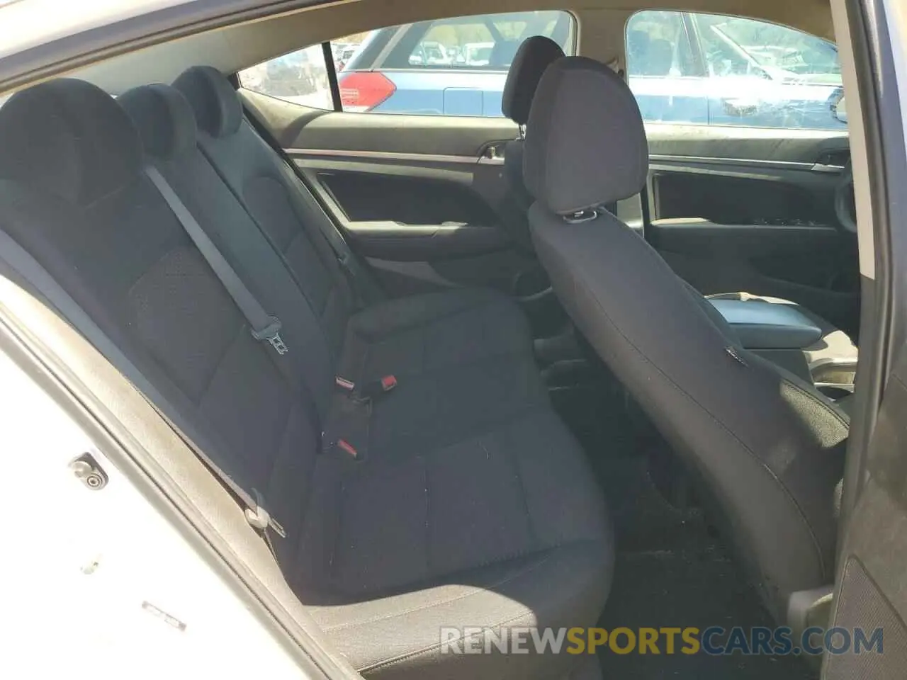 10 Photograph of a damaged car 5NPD84LF0LH632330 HYUNDAI ELANTRA 2020