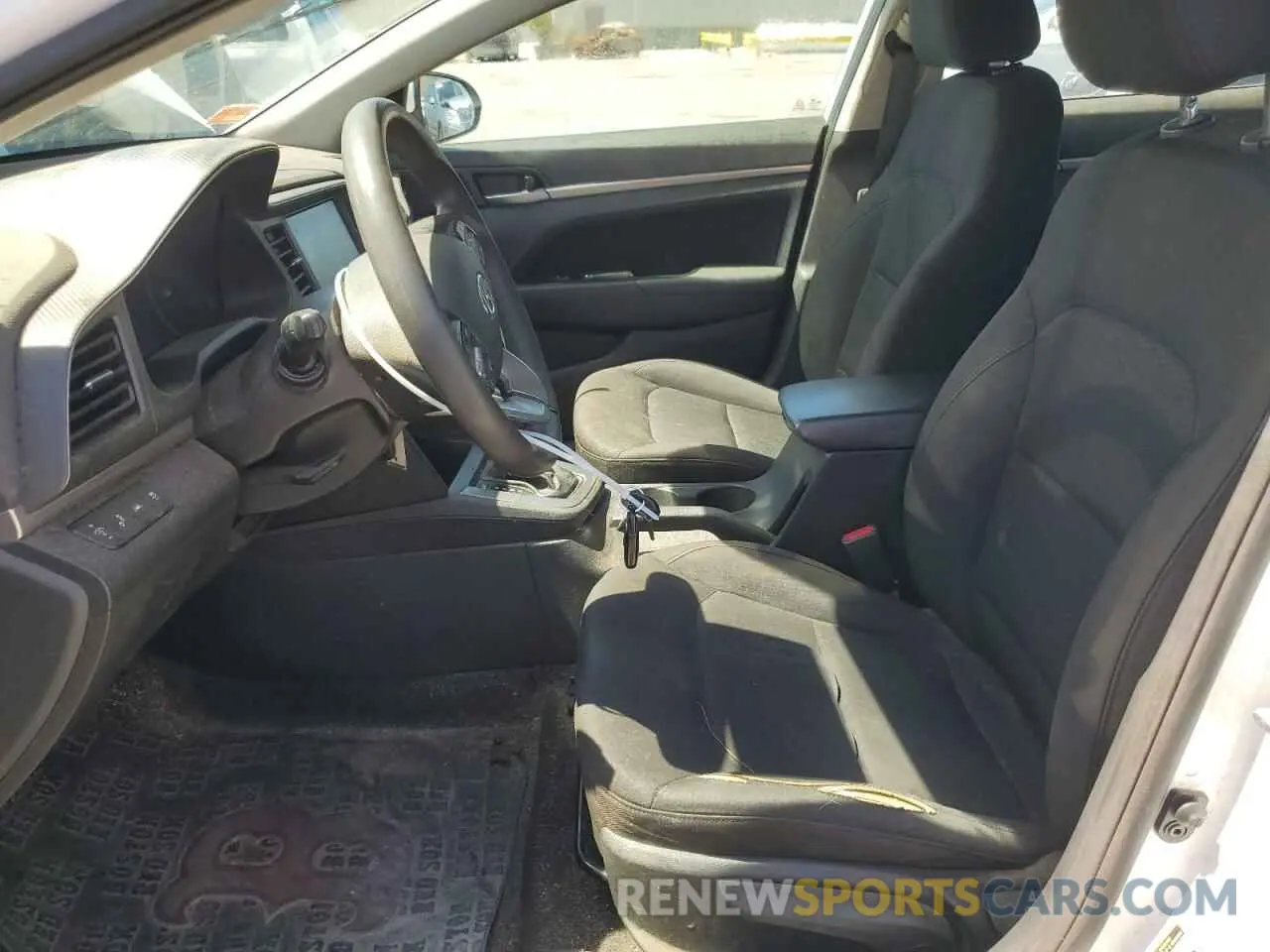 7 Photograph of a damaged car 5NPD84LF0LH632330 HYUNDAI ELANTRA 2020