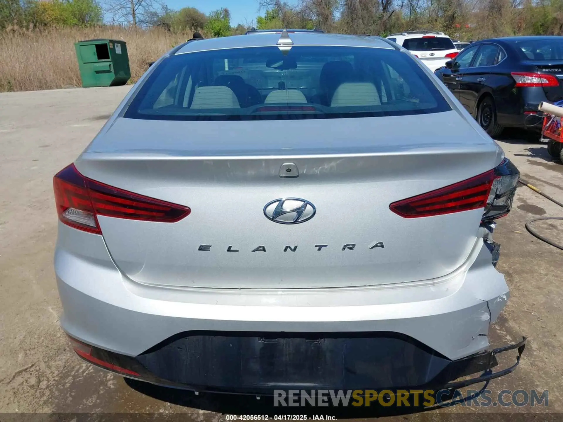 17 Photograph of a damaged car 5NPD84LF1LH499853 HYUNDAI ELANTRA 2020