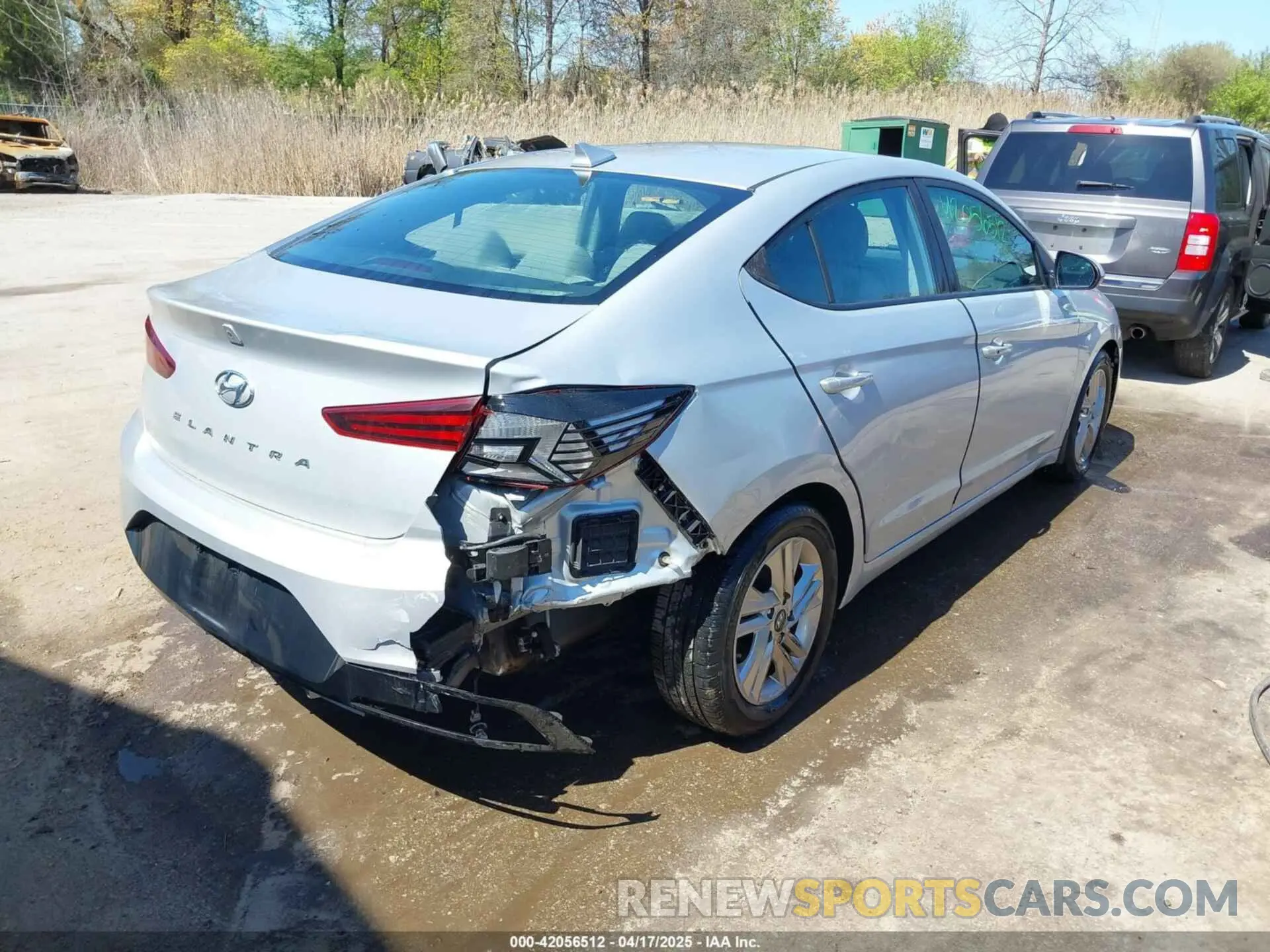 4 Photograph of a damaged car 5NPD84LF1LH499853 HYUNDAI ELANTRA 2020