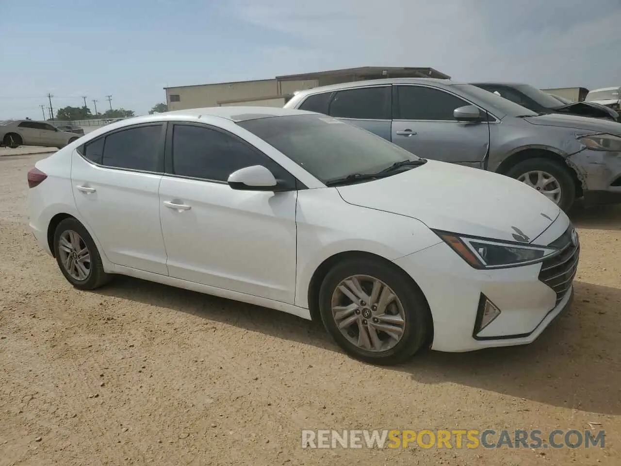 4 Photograph of a damaged car 5NPD84LF1LH503576 HYUNDAI ELANTRA 2020