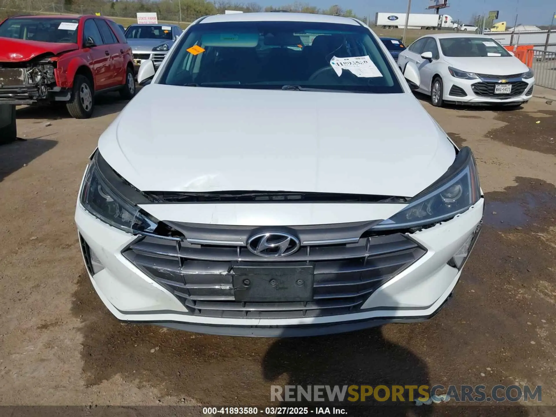 12 Photograph of a damaged car 5NPD84LF1LH504100 HYUNDAI ELANTRA 2020