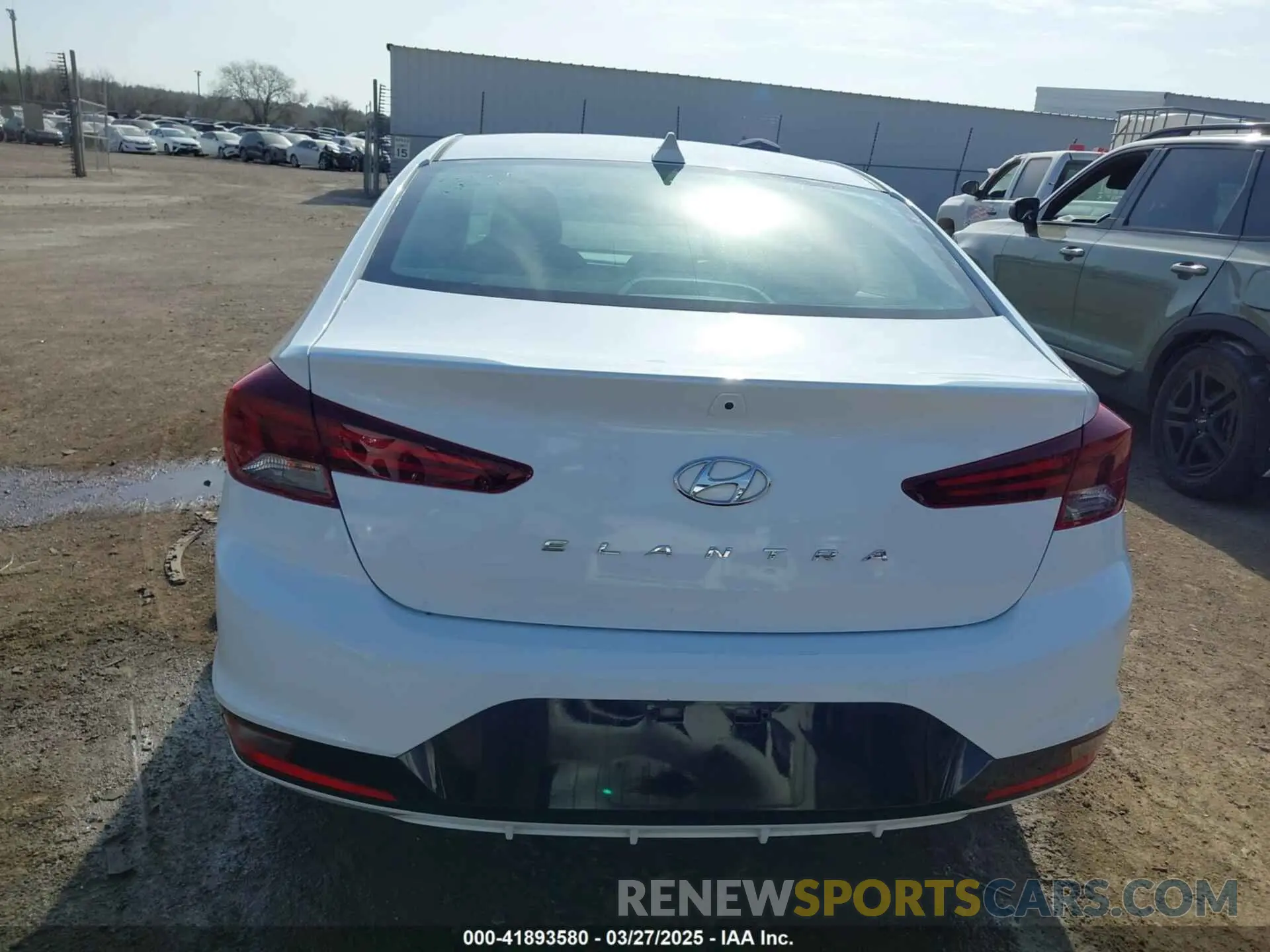 16 Photograph of a damaged car 5NPD84LF1LH504100 HYUNDAI ELANTRA 2020