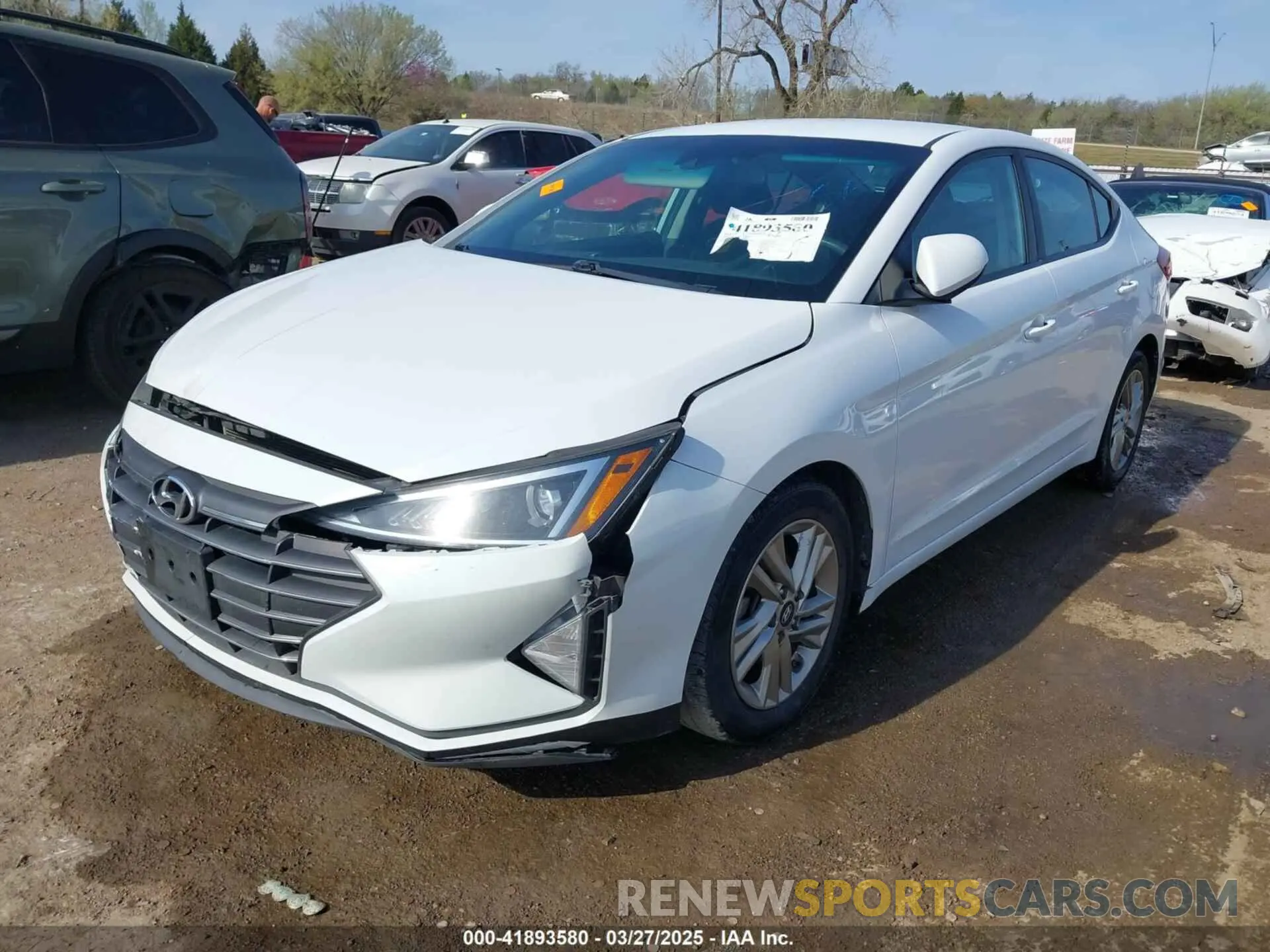 2 Photograph of a damaged car 5NPD84LF1LH504100 HYUNDAI ELANTRA 2020