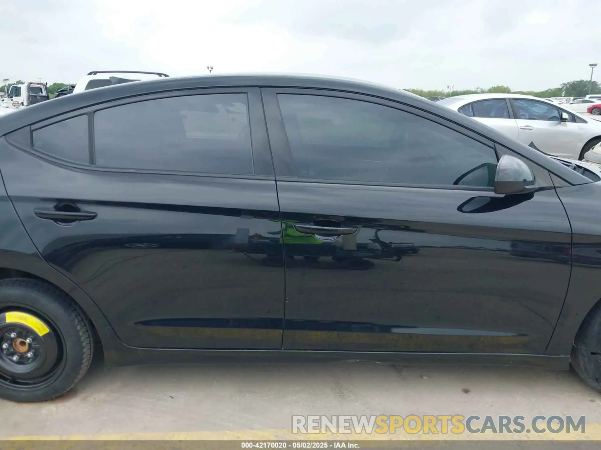 14 Photograph of a damaged car 5NPD84LF1LH508261 HYUNDAI ELANTRA 2020
