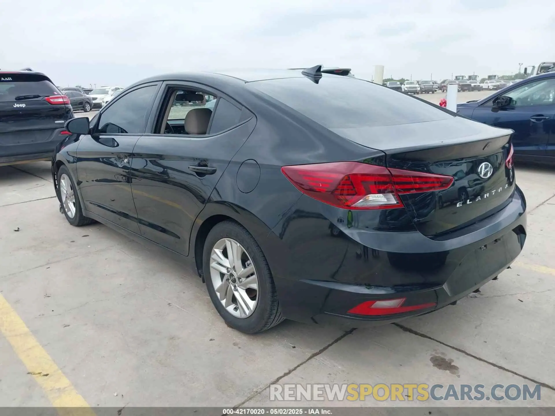 3 Photograph of a damaged car 5NPD84LF1LH508261 HYUNDAI ELANTRA 2020