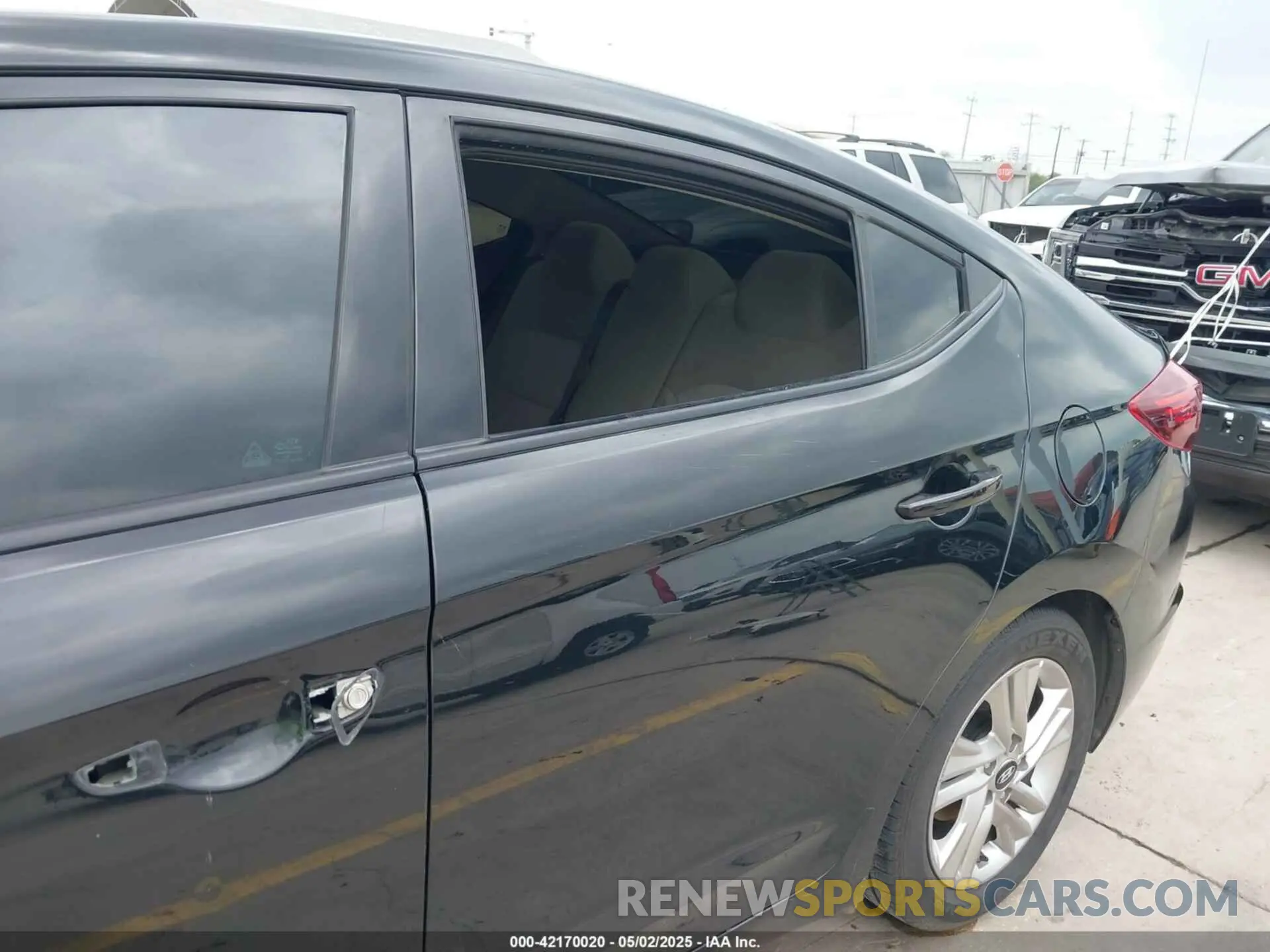 6 Photograph of a damaged car 5NPD84LF1LH508261 HYUNDAI ELANTRA 2020