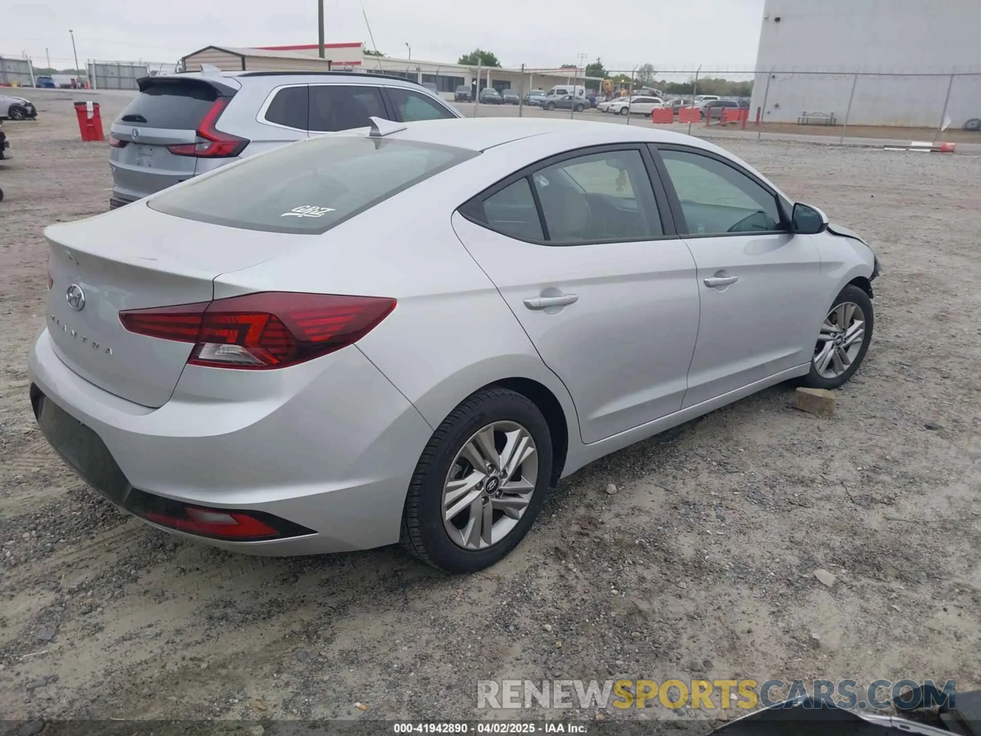 4 Photograph of a damaged car 5NPD84LF1LH509734 HYUNDAI ELANTRA 2020