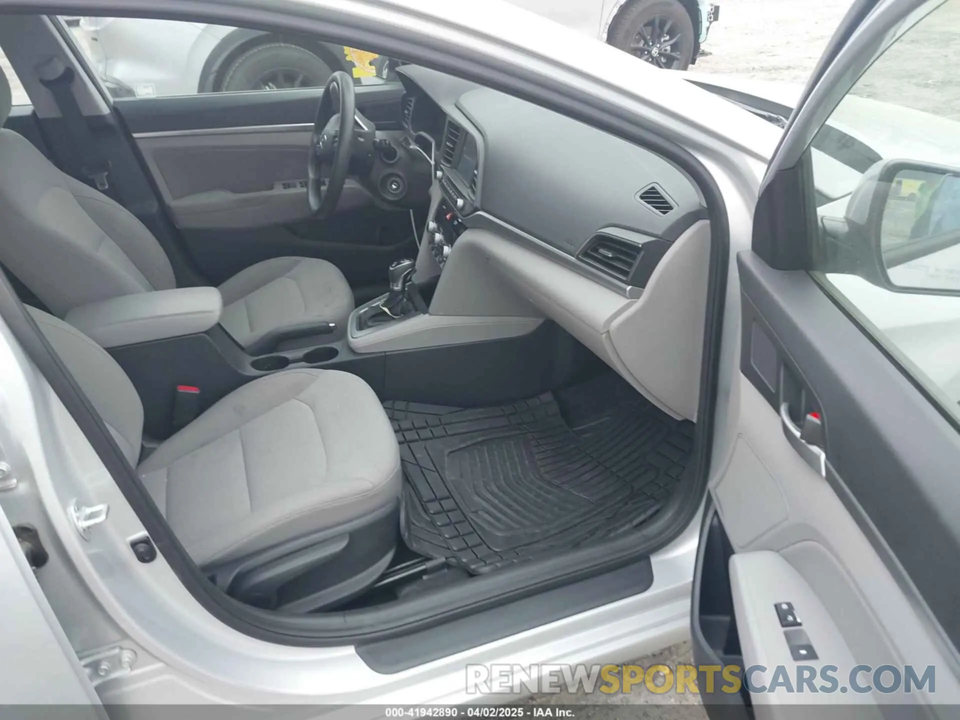 5 Photograph of a damaged car 5NPD84LF1LH509734 HYUNDAI ELANTRA 2020