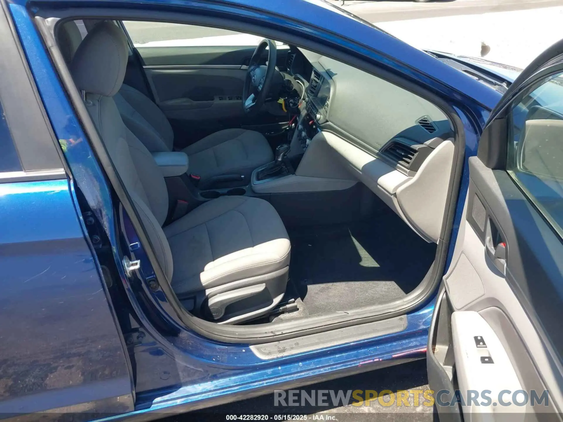 5 Photograph of a damaged car 5NPD84LF1LH511144 HYUNDAI ELANTRA 2020