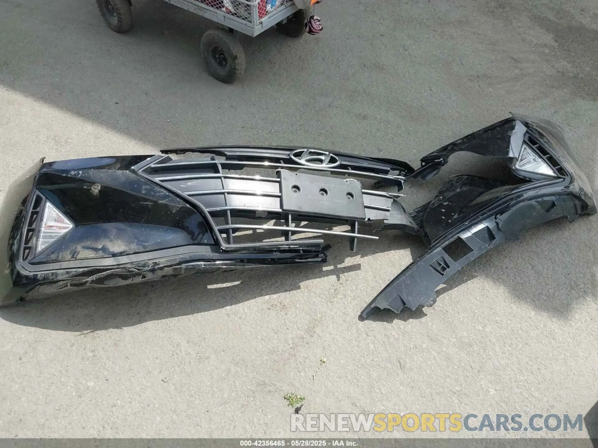 12 Photograph of a damaged car 5NPD84LF1LH524931 HYUNDAI ELANTRA 2020