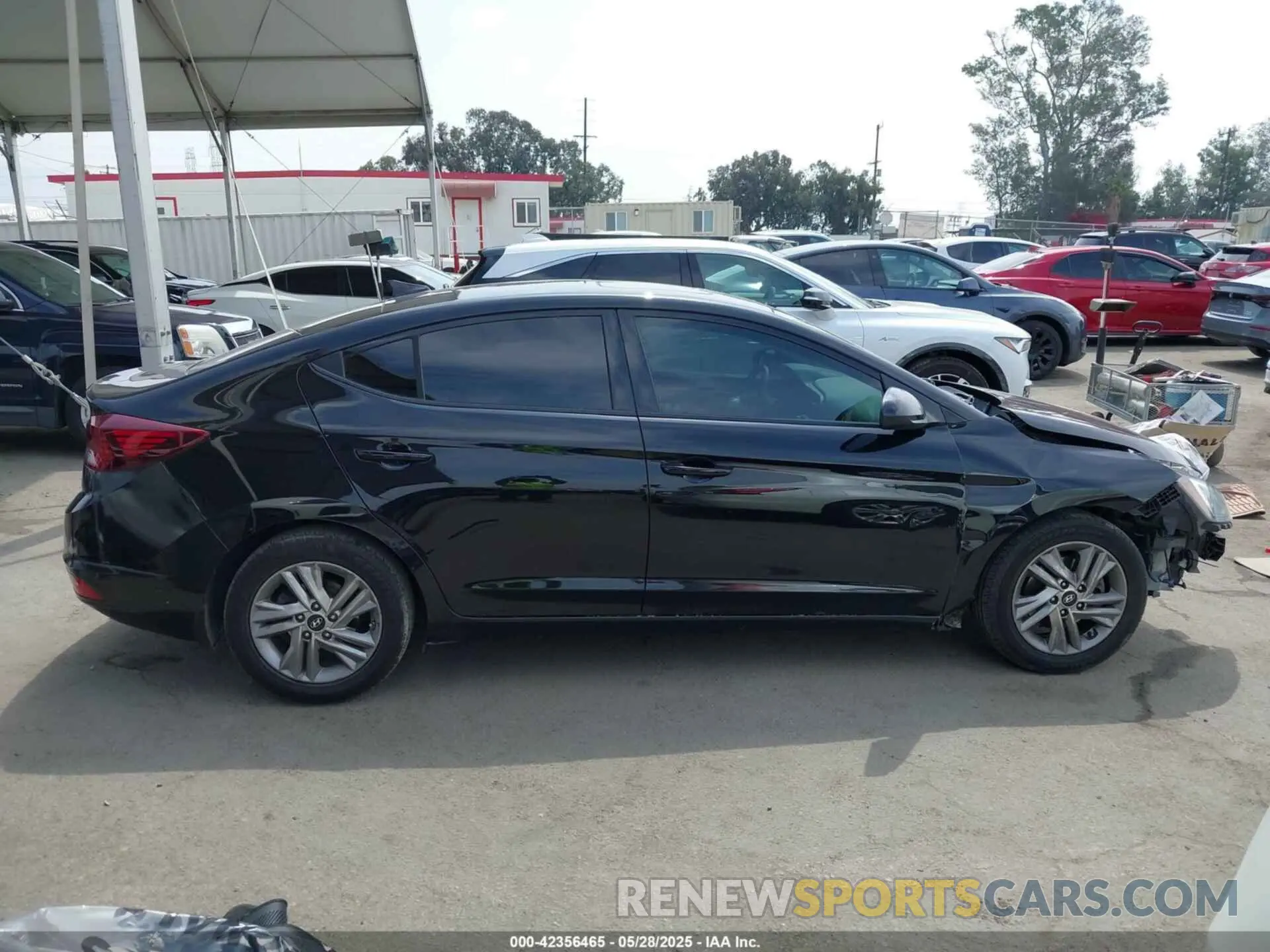 14 Photograph of a damaged car 5NPD84LF1LH524931 HYUNDAI ELANTRA 2020