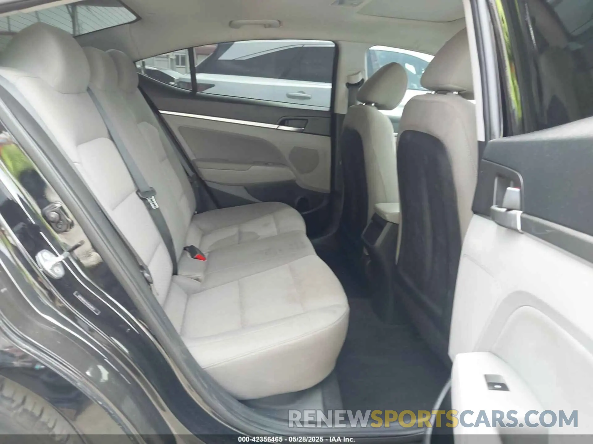 8 Photograph of a damaged car 5NPD84LF1LH524931 HYUNDAI ELANTRA 2020