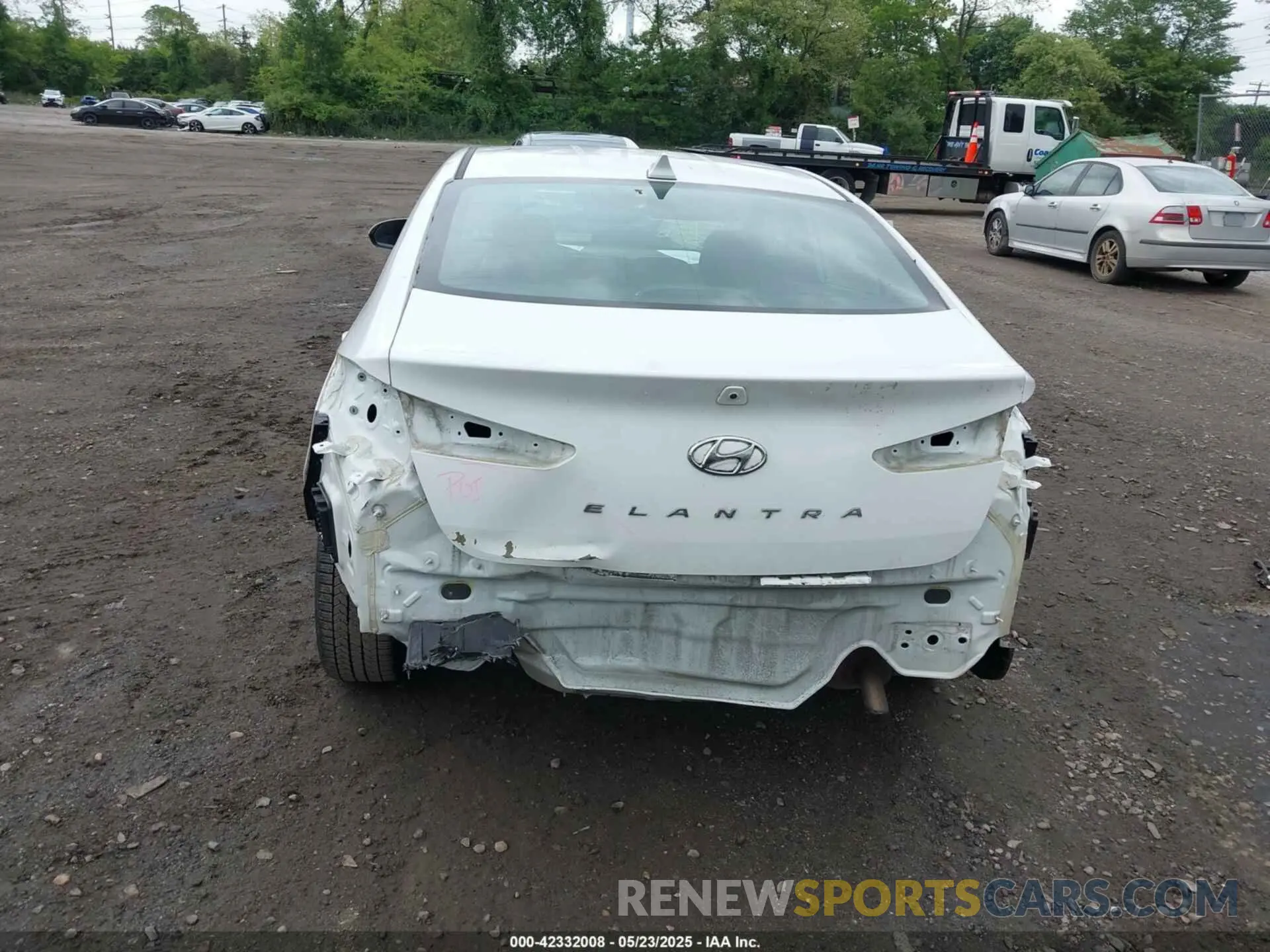 16 Photograph of a damaged car 5NPD84LF1LH527750 HYUNDAI ELANTRA 2020