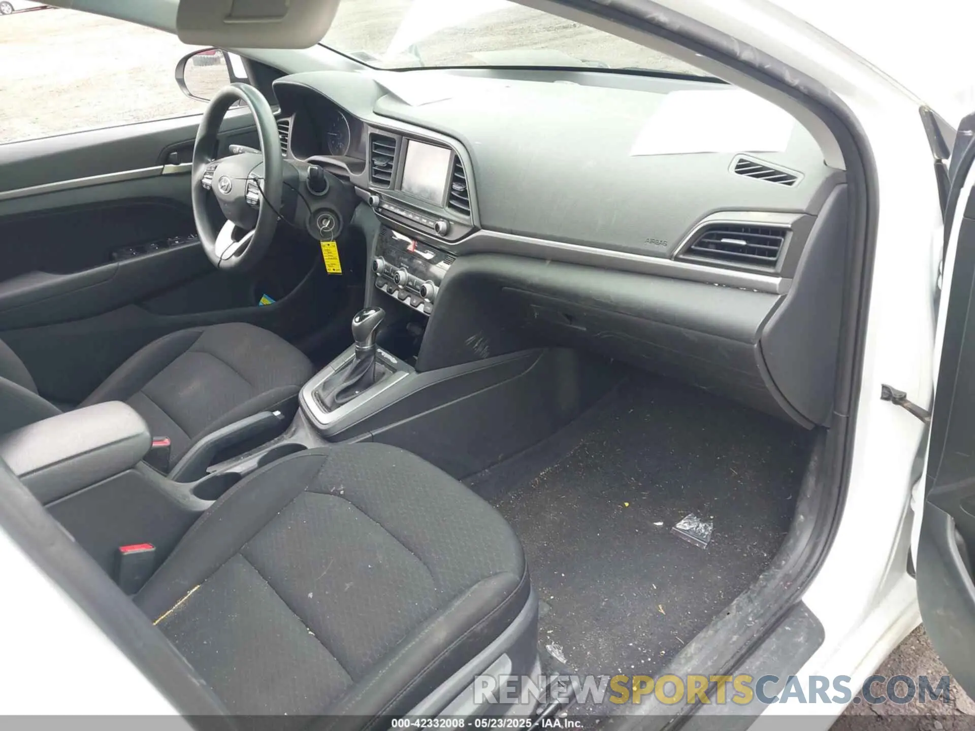 5 Photograph of a damaged car 5NPD84LF1LH527750 HYUNDAI ELANTRA 2020