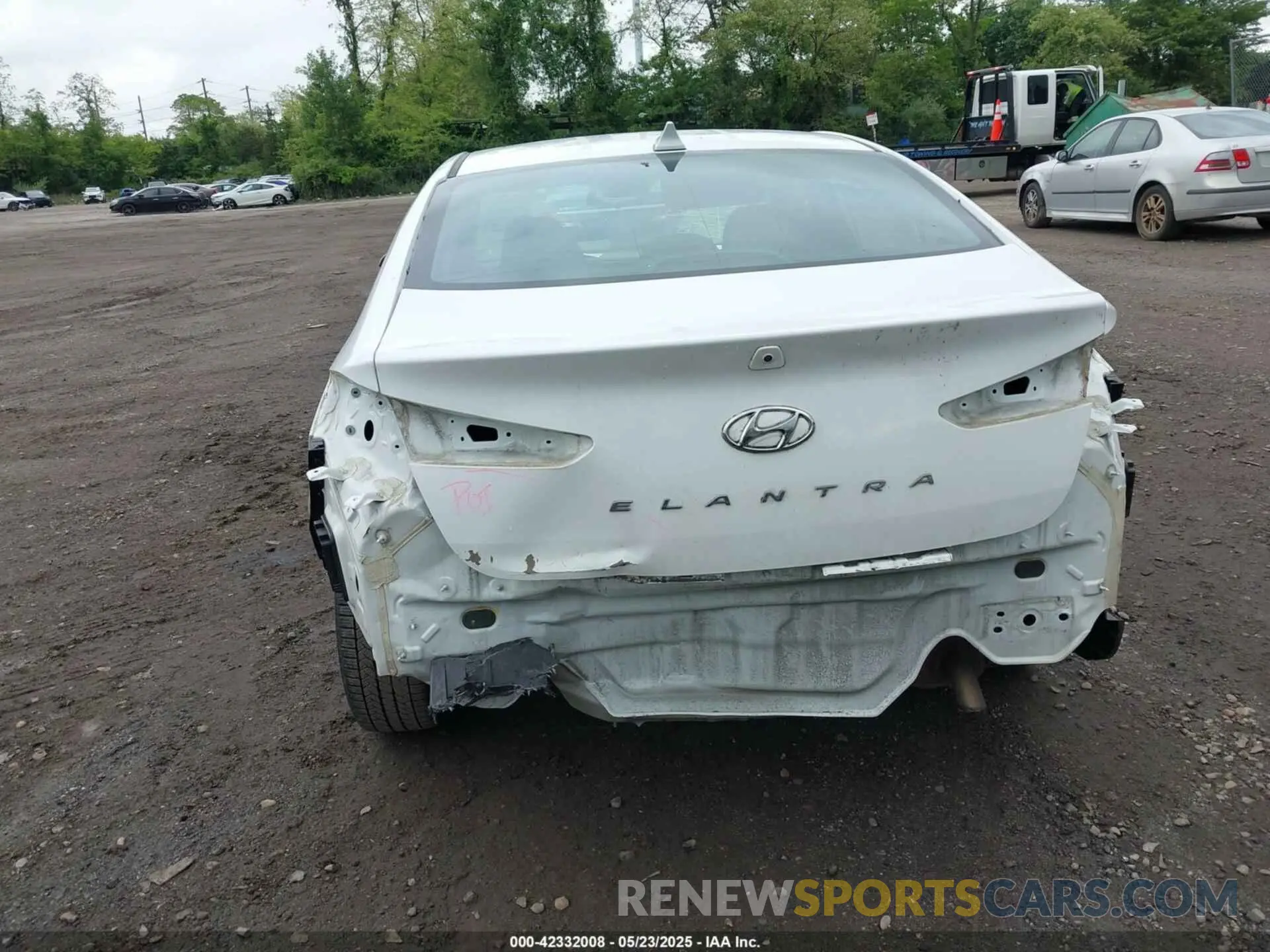 6 Photograph of a damaged car 5NPD84LF1LH527750 HYUNDAI ELANTRA 2020