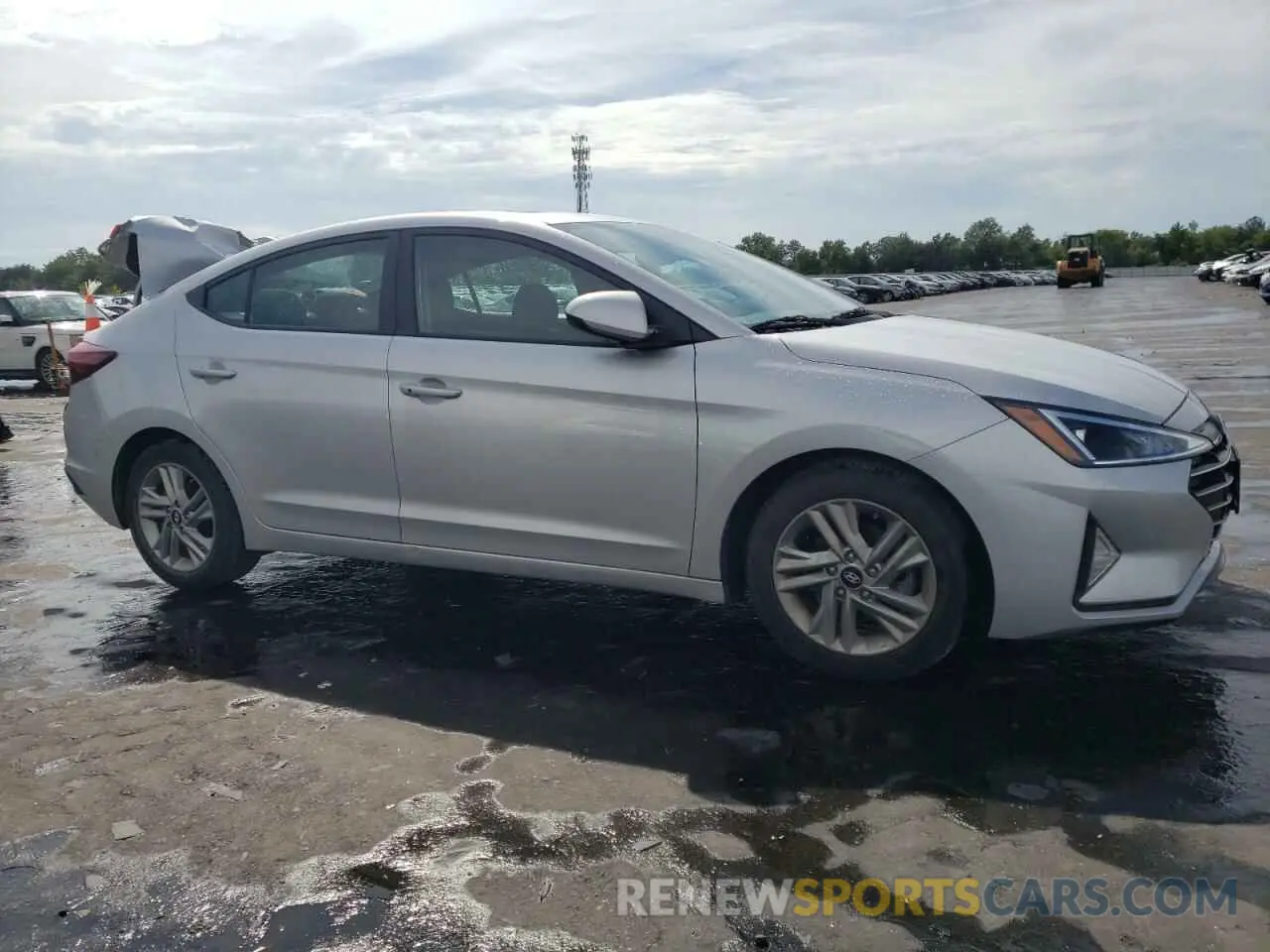 4 Photograph of a damaged car 5NPD84LF1LH536903 HYUNDAI ELANTRA 2020