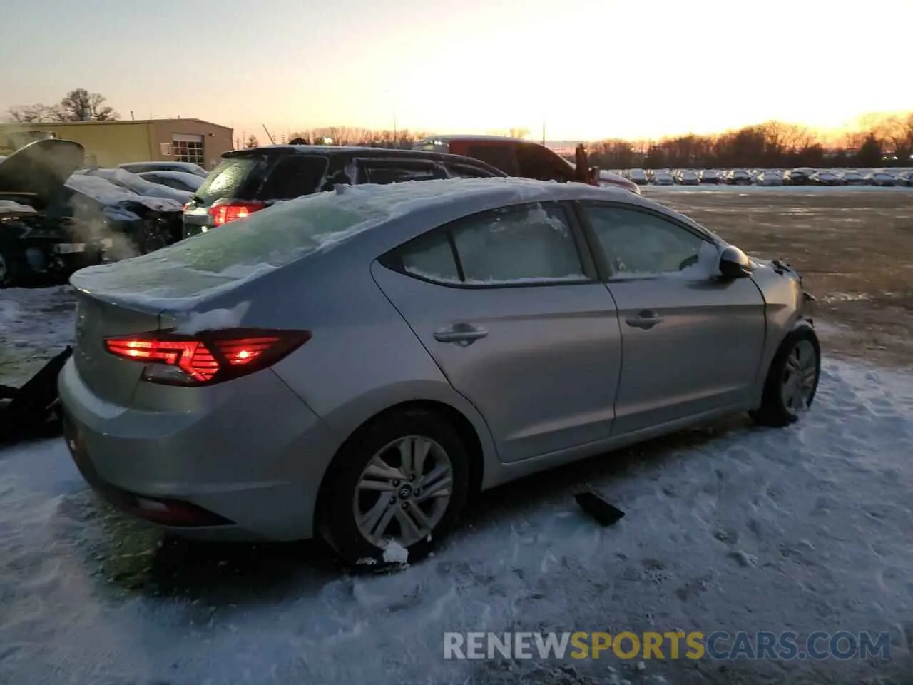 3 Photograph of a damaged car 5NPD84LF1LH550798 HYUNDAI ELANTRA 2020