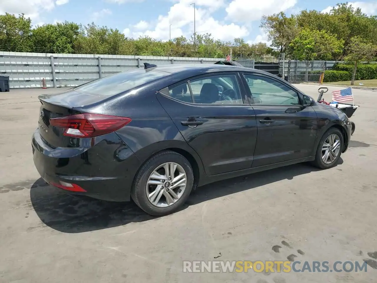 3 Photograph of a damaged car 5NPD84LF1LH567665 HYUNDAI ELANTRA 2020