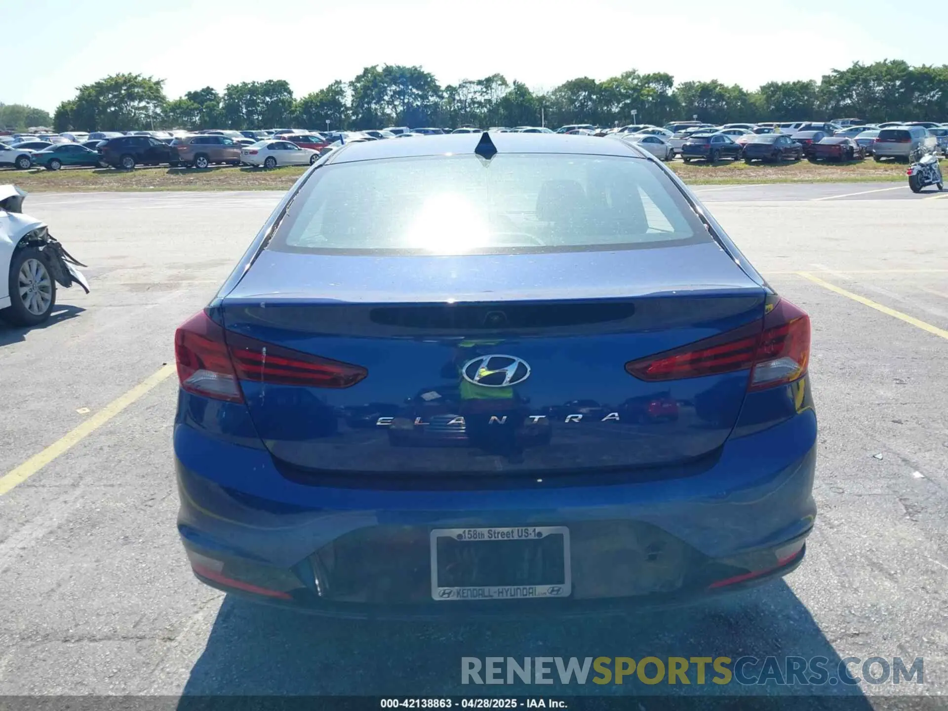 16 Photograph of a damaged car 5NPD84LF1LH570792 HYUNDAI ELANTRA 2020