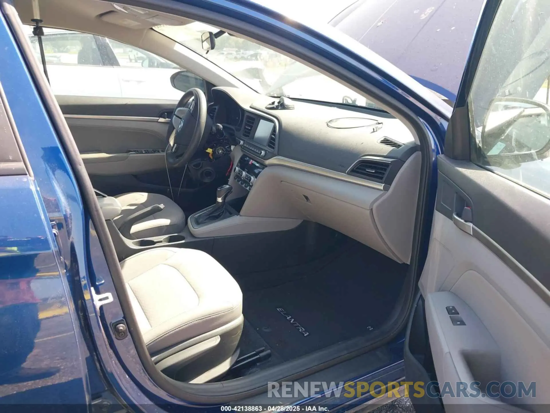 5 Photograph of a damaged car 5NPD84LF1LH570792 HYUNDAI ELANTRA 2020